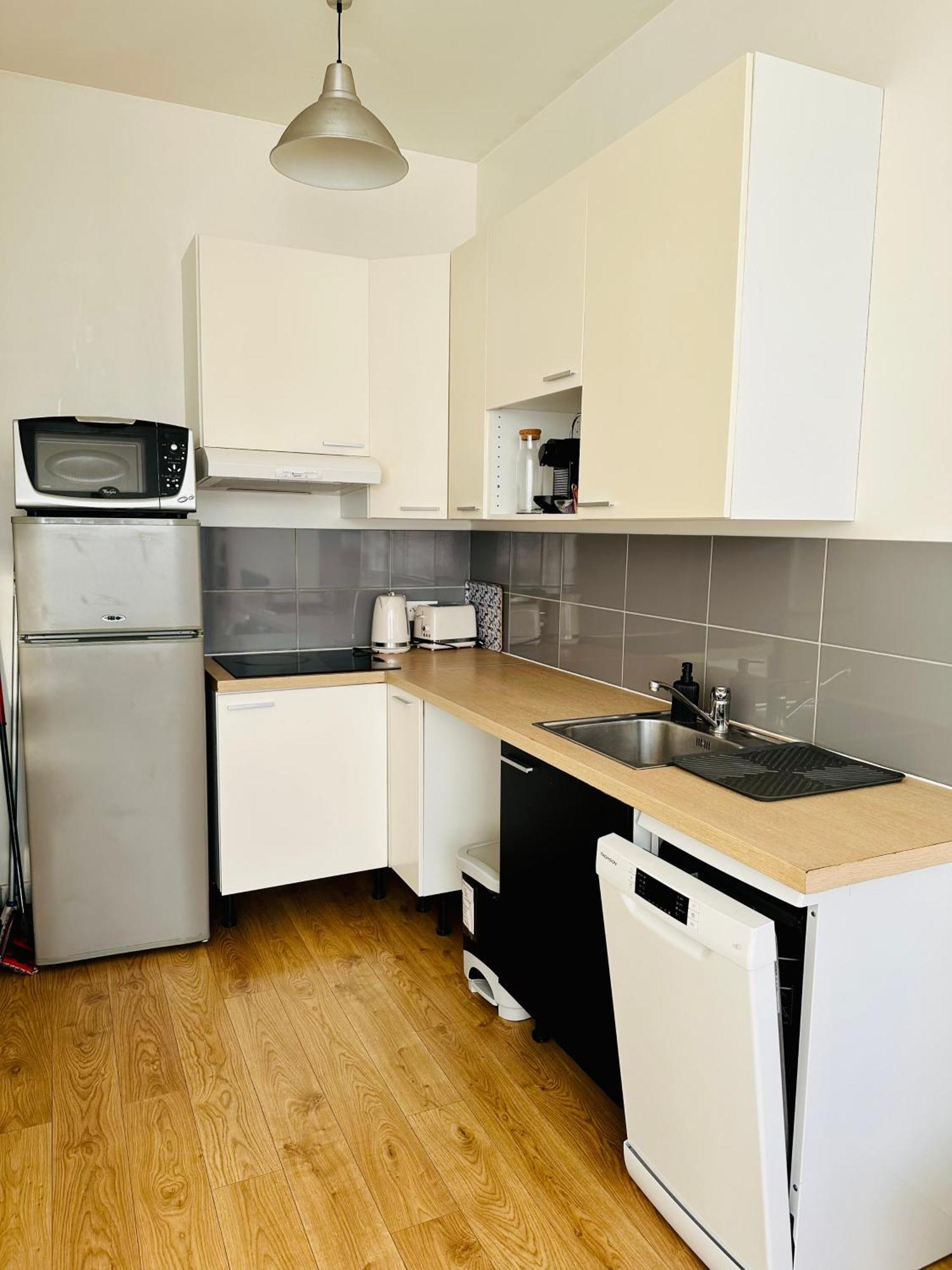 Maison 50 M2, A 5 Minutes De Paris Et Ideal Pour Disney Монтрёй Экстерьер фото